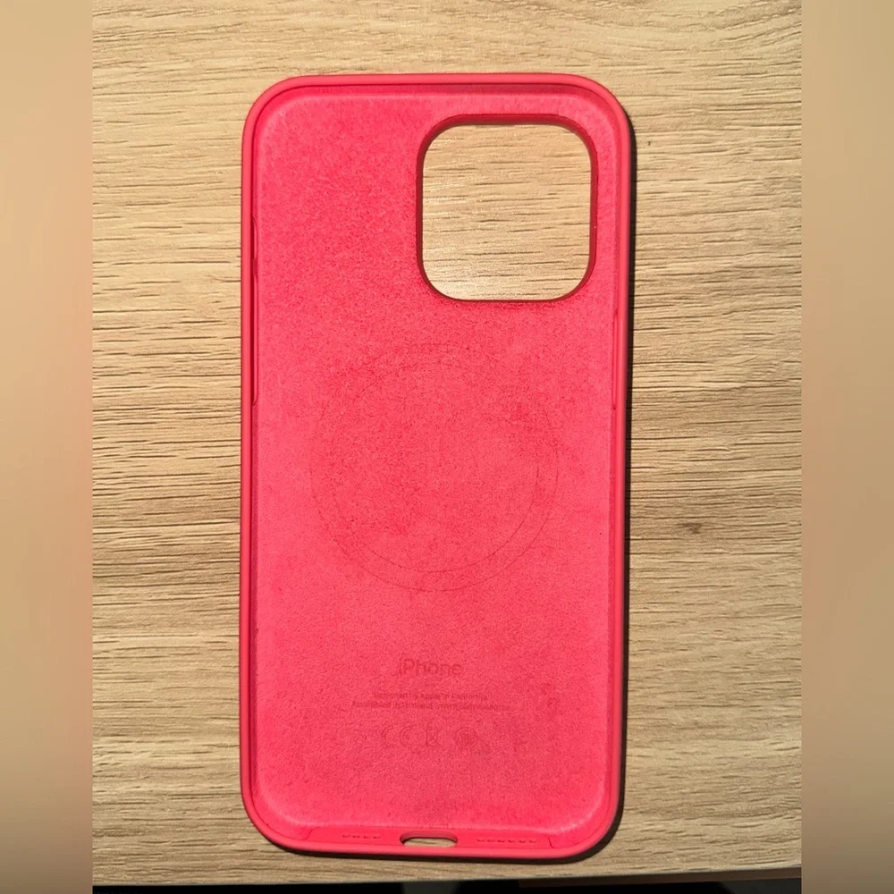 Apple Silicone iPhone 15 Pro Max Vibrant Pink iPhone Case - Picture 2 of 2
